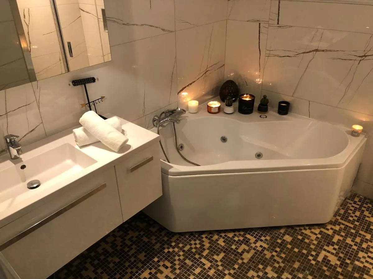 Grand Logement Quartier Championnet 0*, Grenoble Franciaország