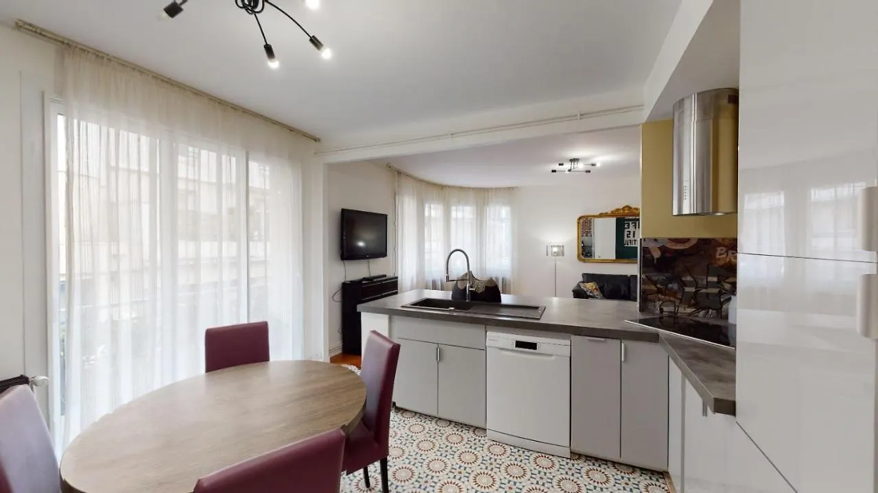 Apartment Grand Logement Quartier Championnet