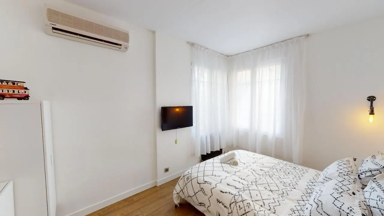 Apartment Grand Logement Quartier Championnet
